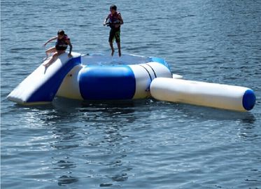 Trampolino gonfiabile all'aperto blu dell'acqua, giocattoli gonfiabili su misura dell'acqua per il lago