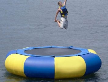 L'acqua gonfiabile di salto del trampolino dell'acqua gioca il PVC impermeabile
