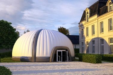 La grande cupola gonfiabile della tenda gonfiabile completamente personalizzabile struttura le costruzioni
