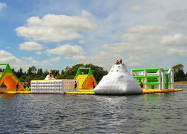 Parco gonfiabile impermeabile dell'acqua per il mare, attrezzatura di galleggiamento del parco dell'acqua dell'affare