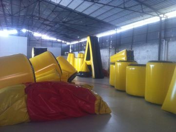 Giochi gonfiabili professionali di sport, bunker gonfiabile di paintball con 0,55 materiali del PVC