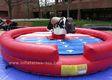 Toro meccanico gigante del rodeo dei giochi gonfiabili di sport del parco di divertimenti con il materasso gonfiabile