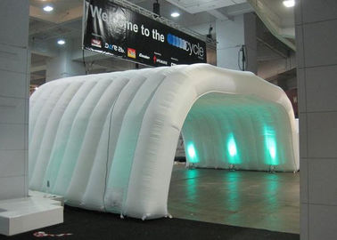 Tipo tetto della tenda del PVC dell'aria della tenda/tenda gonfiabili all'aperto di evento con luce principale