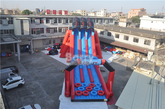 Insane Inflatable 5K Obstacle Run Eventi 2023 Rosso e Blu Colore