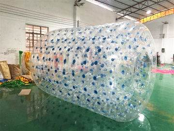 Giocattoli gonfiabili dell'acqua della tela cerata del PVC, palle di rullo dell'acqua del globo 2,4 * 2,2 * 1.8M