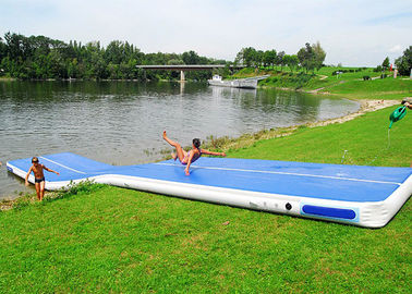 Stuoia stretta di yoga dell'aria di gomma liscia blu lunga, pista di aria gonfiabile di galleggiamento per acqua