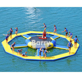 L'acqua gonfiabile del parco dell'acqua dei buttafuori gioca/trampolino gonfiabile