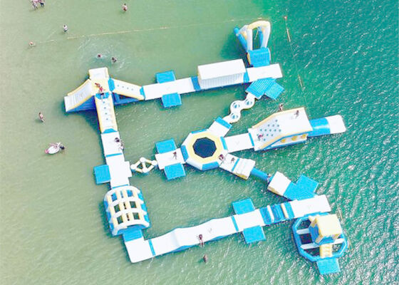 Giochi di galleggiamento su misura liberi dell'acqua, parco gonfiabile gigante dell'acqua di mare per estate