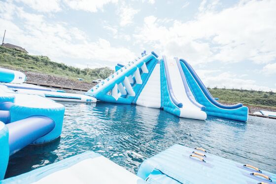 giochi di galleggiamento gonfiabili del parco dell'acqua della tela cerata del PVC di 0.9mm per lo stagno dell'hotel