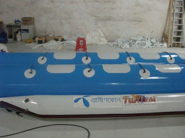 Sport acquatici del PVC di giocattolo barca di banana gonfiabile del crogiolo/6 della persona gonfiabile blu