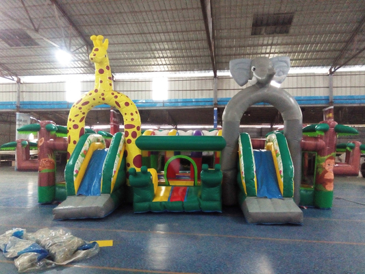 i bambini gonfiabili del parco a tema del trampolino di 8x6m giocano l'attrezzatura del parco di divertimenti