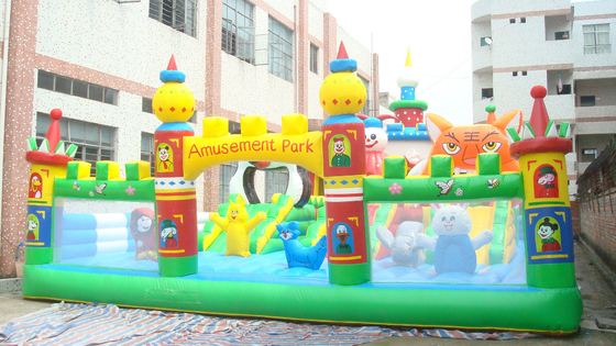 Castello rimbalzante dei bambini gonfiabili del parco a tema della tela cerata dei giochi del campo da giuoco