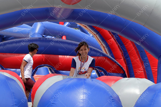 Caso commerciale di Singapore Grande evento gonfiabile 5 km Giant gonfiabile percorso di ostacoli Bouncy Castle 5k Attività
