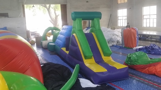 Corsa d' ostacoli d' acqua gonfiabile personalizzata sulla piscina / Corsa gonfiabile con logo personalizzato