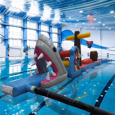 Corso di ostacoli gonfiabile per divertimento acquatico alle spiagge e alle piscine