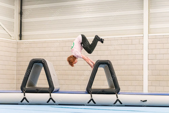 Trampolino su misura Parco pista aerea Kid Ninja Warrior Corso di ostacoli Air Obstacle Parkour