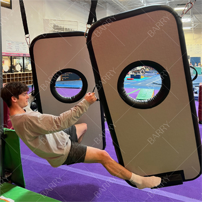 Commercial Bounce House Air Door Ninja Warrior Corso di ostacoli galleggianti attrezzature per adulti al chiuso