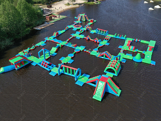 Parco giochi acquatico impermeabile e personalizzato esperienza divertimento finale