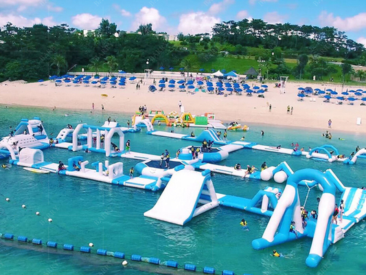 Parco acquatico a lago gonfiabile personalizzabile con materiale in PVC