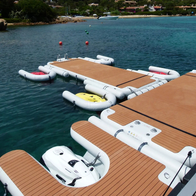Dock galleggiante gonfiabile a forma di U per motoscafi