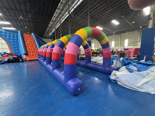 Tunnel gonfiabile con spruzzi d'acqua da 32,8 piedi per eventi estivi