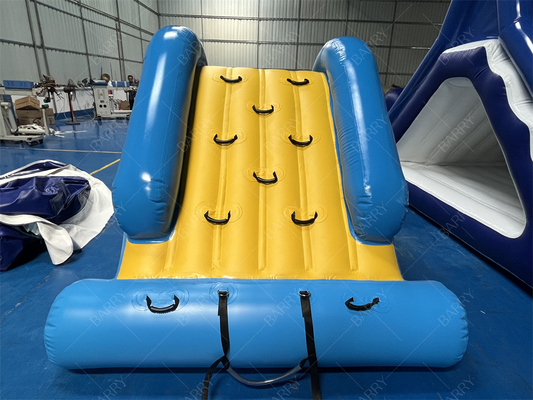 Slide da arrampicata a torre d'acqua gonfiabile a lago, vendita diretta di fabbrica Slide d'acqua galleggiante gonfiabile per parco acquatico