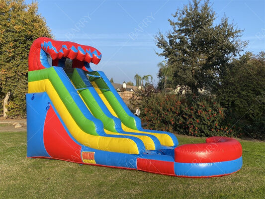 Scivolo d'acqua gonfiabile a tema arcobaleno con piscina, bambini all'aperto attrezzature colorate per giochi d'acqua con pozzo a palla