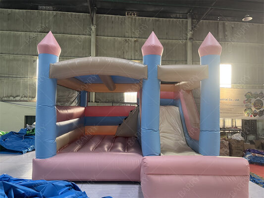 Castello gonfiabile da principessa rosa e blu pastello con scivolo