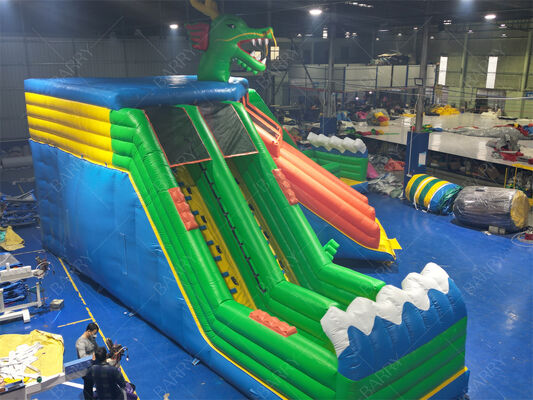Parco acquatico gonfiabile di grado commerciale, parco giochi acquatici con scivoli con grande piscina per parchi di divertimento Festival