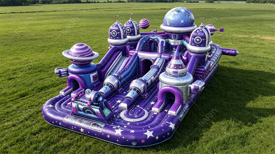 Città di divertimento gonfiabile a tema galattico. Space Shuttle e Planet Bounce Park con scivoli e ostacoli. PVC commerciale per le attività di noleggio e di shopping.