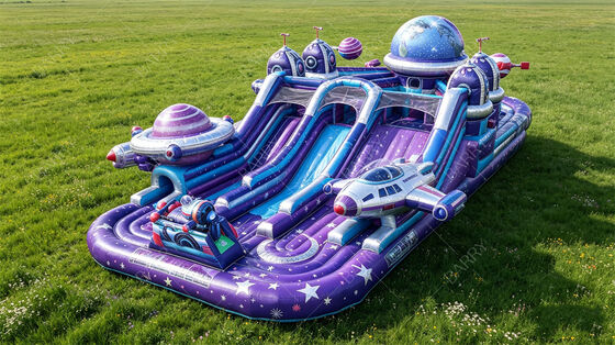 Purple Galaxy Moon Base Inflatable Playground. Un castello spaziale a rimbalzo di livello commerciale con scivoli, luna e caratteristiche astronautiche.
