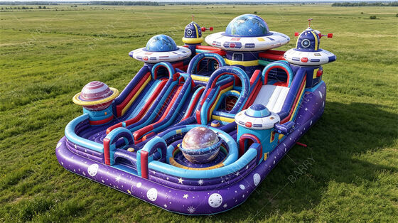 Purple Galaxy Moon Base Inflatable Playground. Un castello spaziale a rimbalzo di livello commerciale con scivoli, luna e caratteristiche astronautiche.