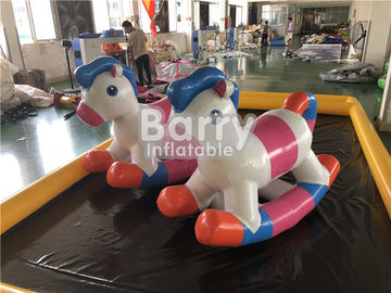 Cavallo gonfiabile del galleggiante dei giocattoli dell'acqua dell'acqua dei giochi all'aperto del parco per la piscina