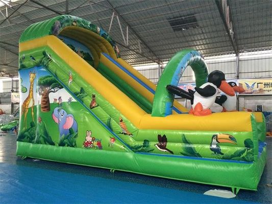 Scorrevole di galleggiamento gonfiabile del parco dell'acqua dell'acquascivolo 7*4*5m di tema del servo del fumetto per i bambini