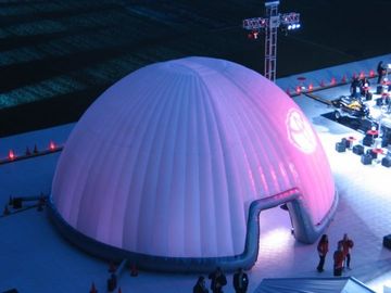 Tenda gonfiabile di resistenza di illuminazione del partito UV della cupola per la copertura 30m della fase