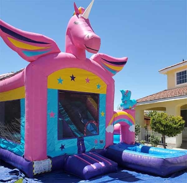 OEM/ODM Unicorn Bounce House con piccolo scivolo e piscina in PVC e personalizzabile