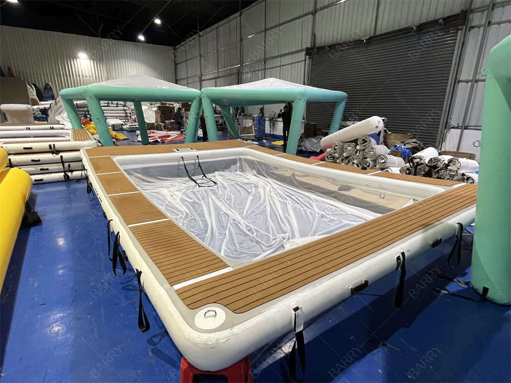 Nuova piscina galleggiante gonfiabile portatile piscina protettiva anti-oceano piscina con recinto di reti per yacht