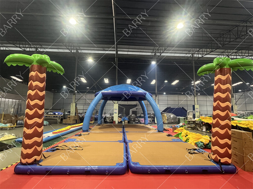 Piattaforme galleggianti gonfiabili su misura con tenda per acque oceaniche e banane galleggianti