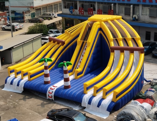 Parco di divertimenti gonfiabile all'aperto del PVC con il castello commerciale dei buttafuori degli scorrevoli