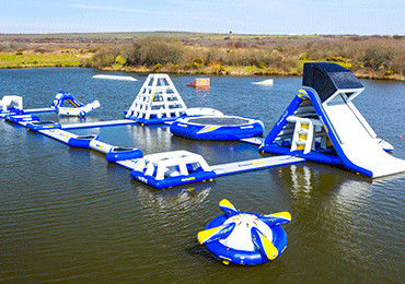 Parco gonfiabile blu durevole dell'acqua del parco gonfiabile dell'acqua di isola Wake per il mare