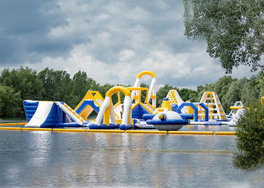 Gioco gonfiabile gigante dello sport acquatico di corsa ad ostacoli di svago liquido impermeabile