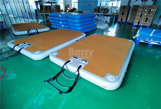 Palla galleggiante gonfiabile all'aperto, piattaforma galleggiante gonfiabile con scala
