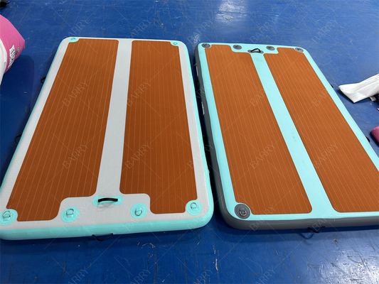 3×1.8x0.15m Dimensione personalizzata Colore disponibile Dock galleggiante gonfiabile per il tempo libero in yacht