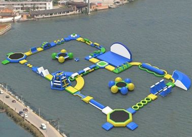 Affitti gonfiabili del parco dell'acqua del cortile emozionante, parco dell'acqua di esplosione per gli adulti